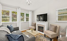Cozy Uptown Guest House